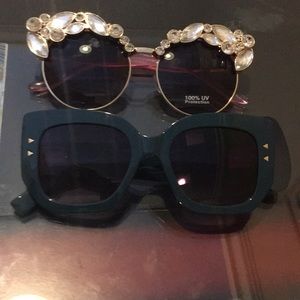 💕2 PAIRS OF SUNGLASSES💕